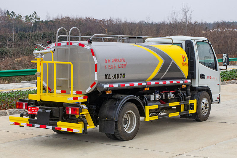 凯马3方蓝牌洒水车