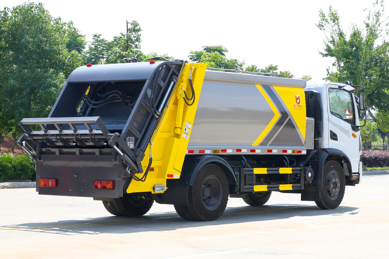 东风华神T3压缩式垃圾车（9方）