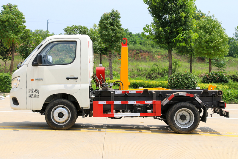 （蓝牌）福田祥菱钩臂垃圾车（3方）