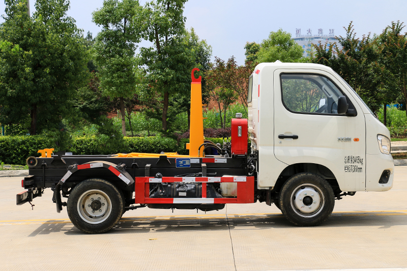 （蓝牌）福田祥菱钩臂垃圾车（3方）