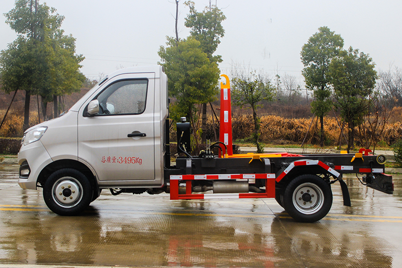 （蓝牌）长安钩臂垃圾车（双轮）（3方）