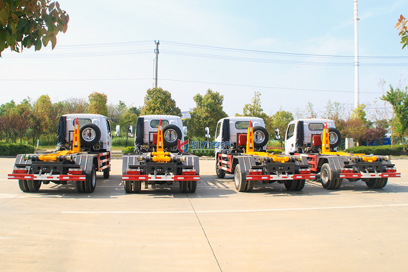 （蓝牌 黄牌）东风小福瑞卡钩臂垃圾车（5方）