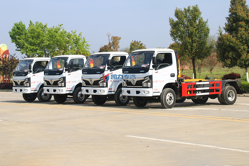 （蓝牌 黄牌）东风小福瑞卡钩臂垃圾车（5方）