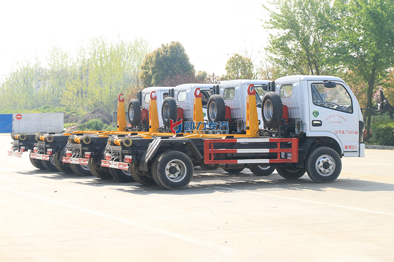 （蓝牌 黄牌）东风小福瑞卡钩臂垃圾车（5方）