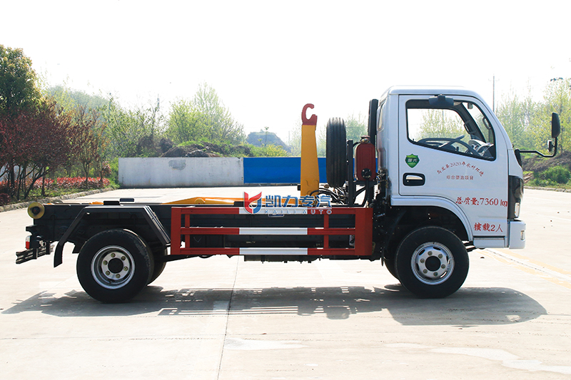 （蓝牌 黄牌）东风小福瑞卡钩臂垃圾车（5方）