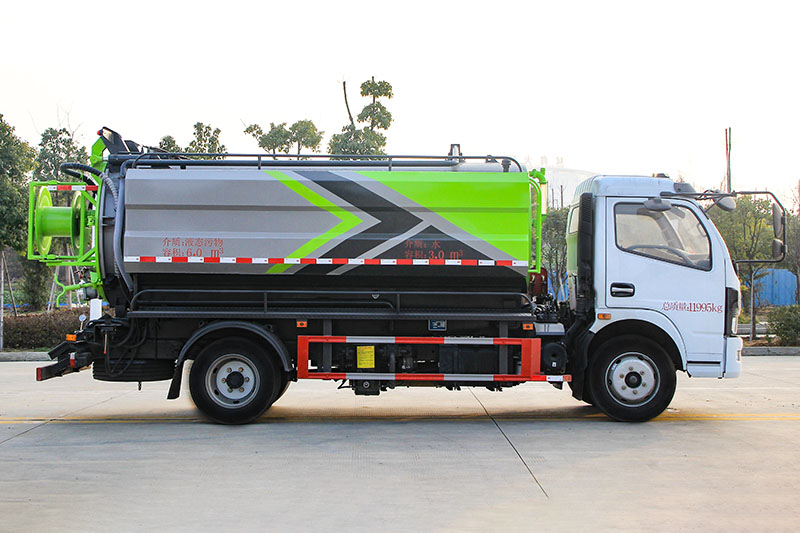 东风大多利卡10方清洗吸污车（方罐）