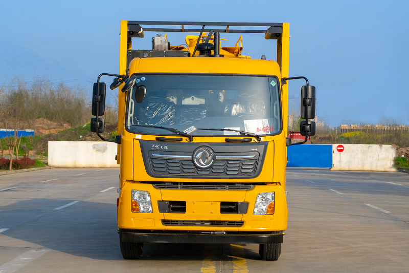 东风天锦清洗吸污车带电控（副发）