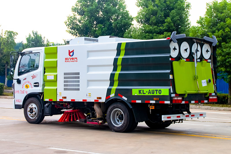 东风小多利卡5方吸尘车参数配置