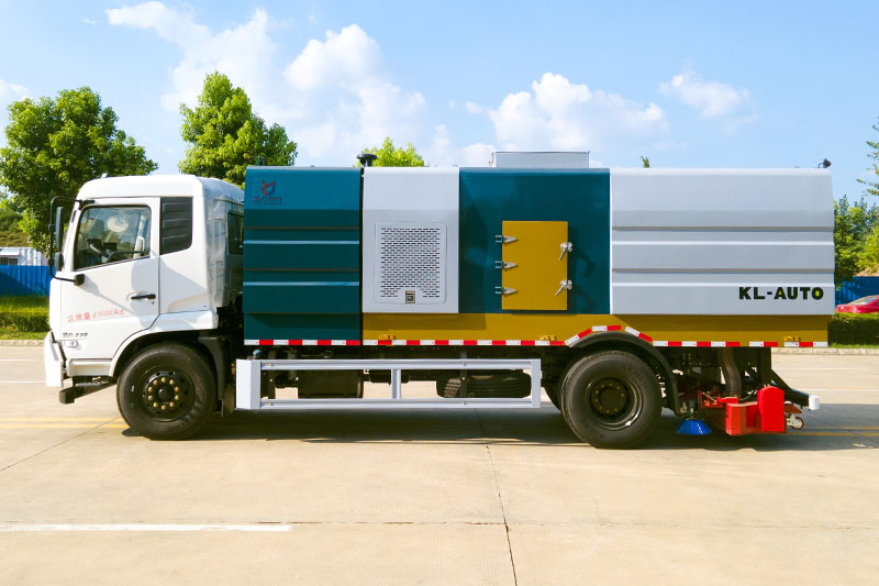 东风天锦吸尘车