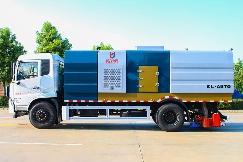 东风天锦吸尘车