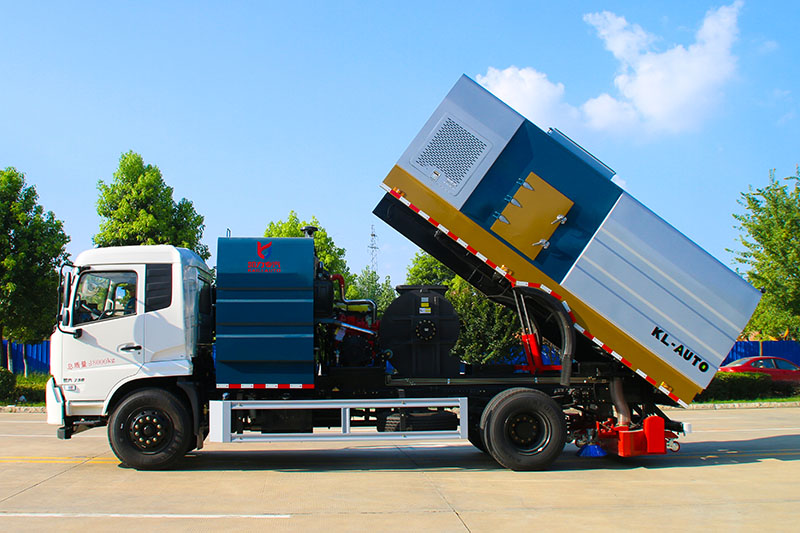 东风天锦吸尘车