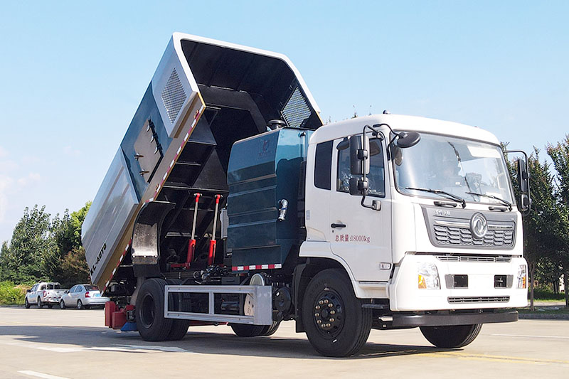 东风天锦吸尘车