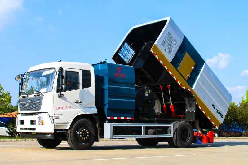 东风天锦吸尘车