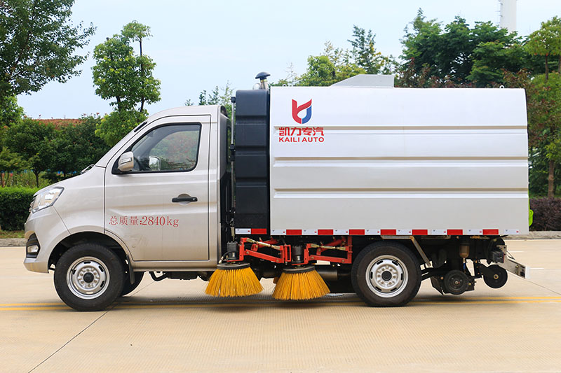 长安2方小型扫路车参数配置