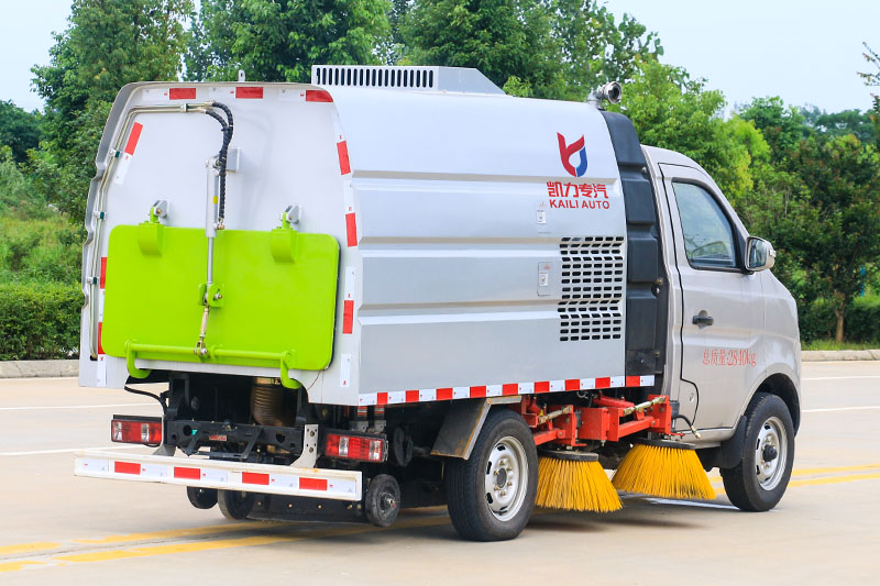 长安2方小型扫路车参数配置