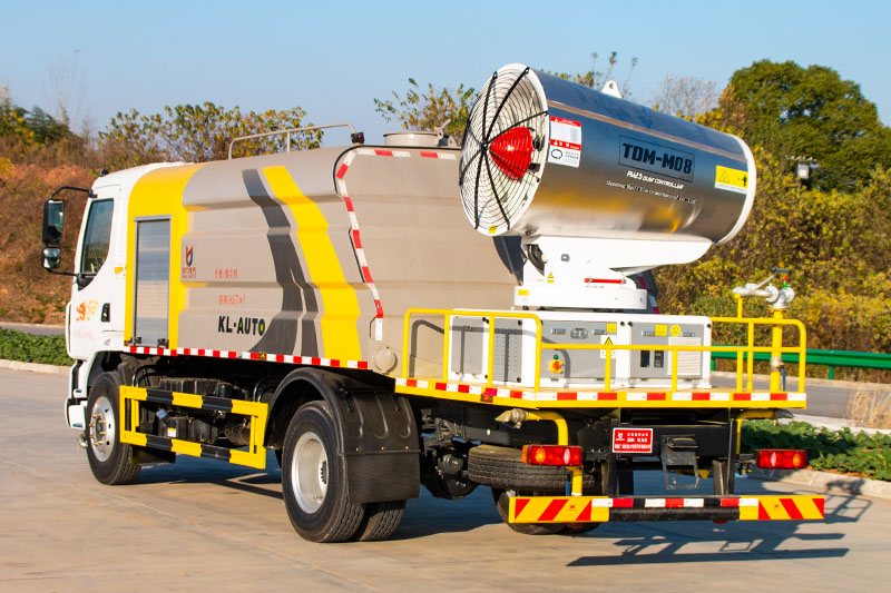 东风柳汽乘龙M3多功能抑尘车（12.5方）（60~100米雾炮）