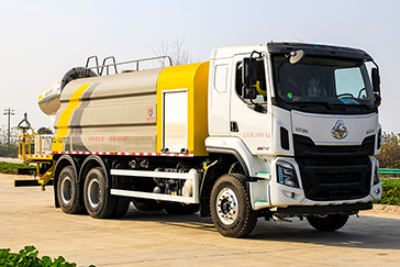 柳汽乘龙后八轮H5抑尘车（17方）（80~120米雾炮）