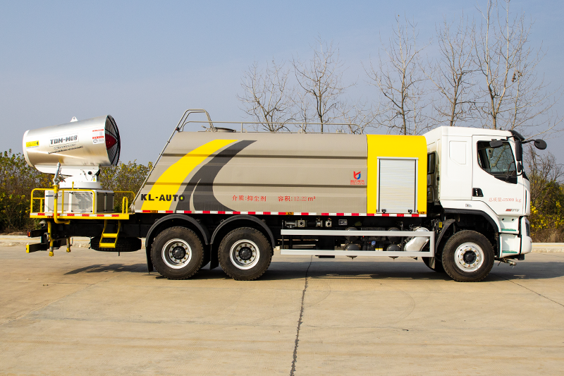 柳汽乘龙后八轮H5抑尘车（17方）（80~120米雾炮）