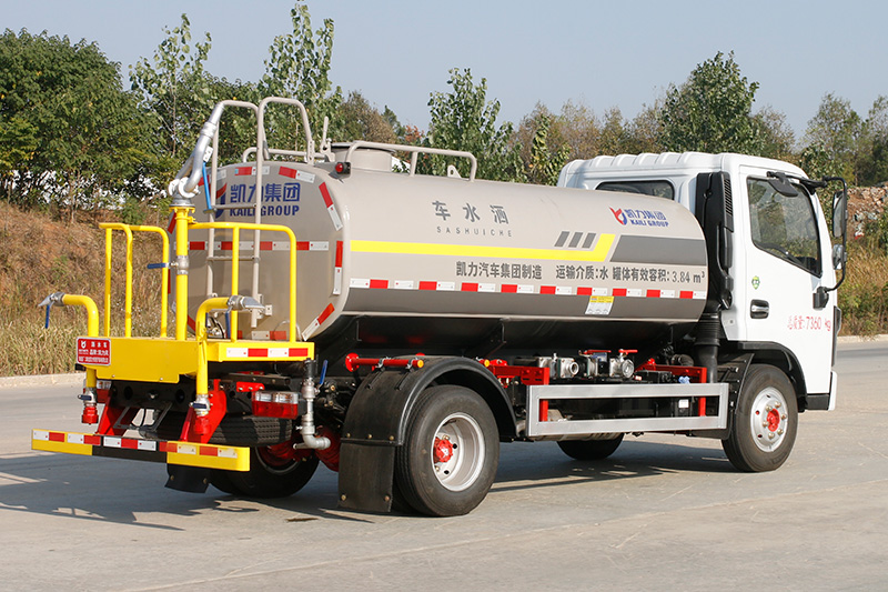 5方东风小多利卡洒水车