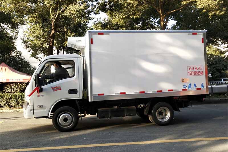 跃进3.5米小型冷藏车