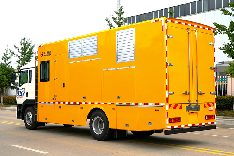 重汽豪沃大流量排涝抢险车4000方每时