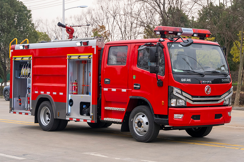 东风5吨水罐消防车