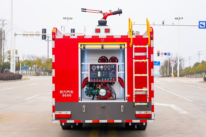 东风5吨水罐消防车