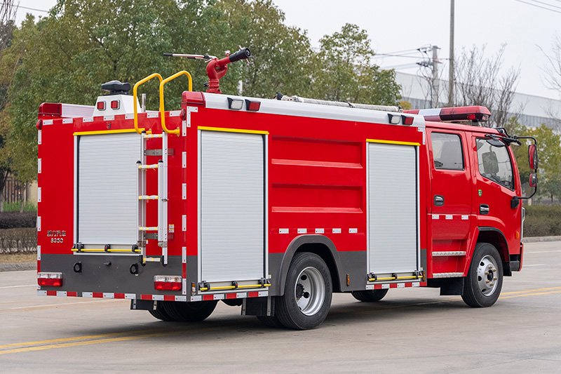 东风5吨水罐消防车