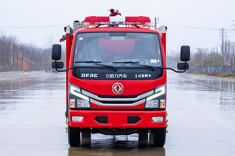 东风2.5吨水罐消防车