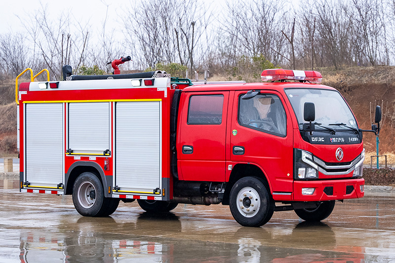 东风2.5吨水罐消防车