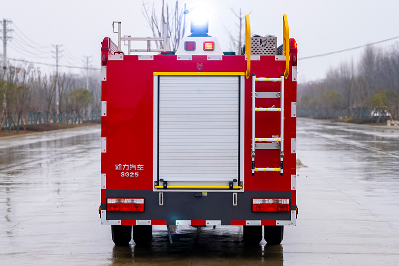 东风2.5吨水罐消防车