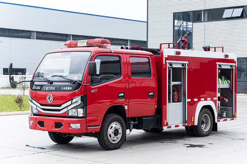 东风2吨水罐消防车