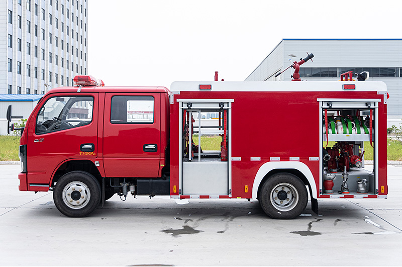 东风2吨水罐消防车