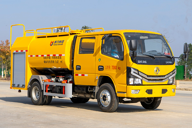 小多利卡双排-4.2方-消防洒水车