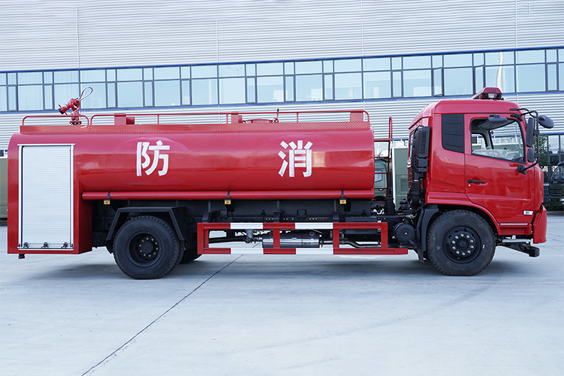 天锦消防洒水车