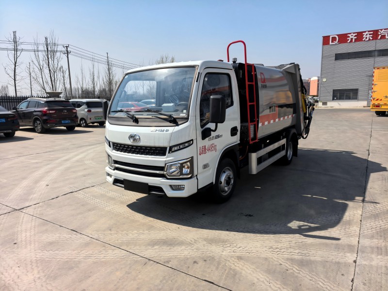 5.5方纯电动压缩式垃圾车