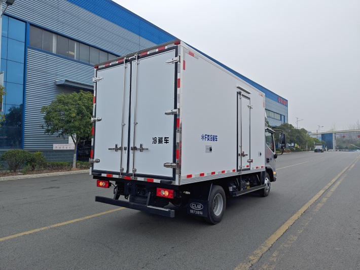 福田智蓝混动冷藏车