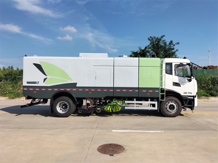 东风华神18吨纯电动洗扫车