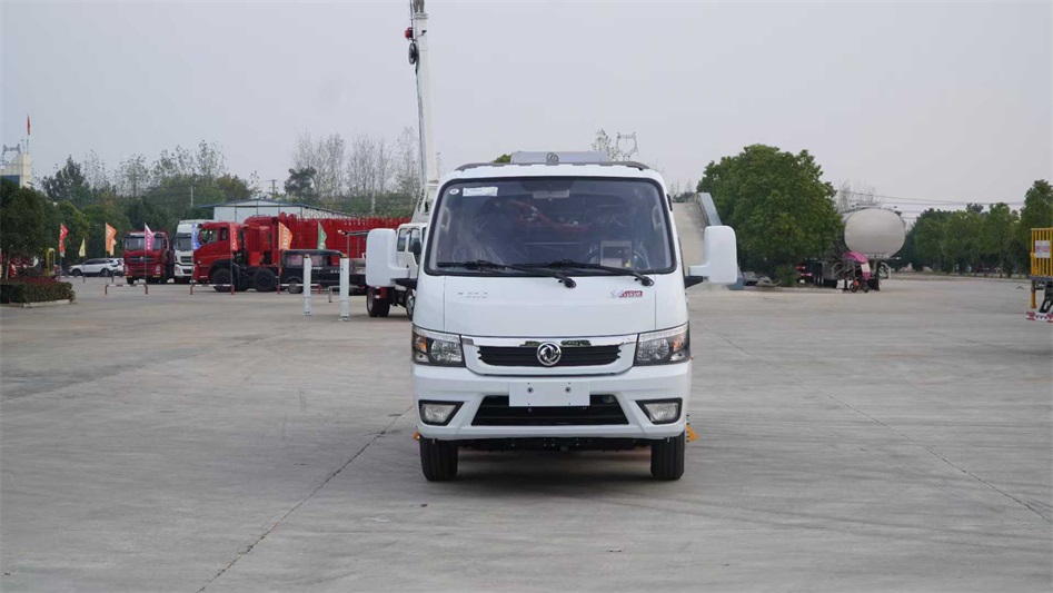 东风途逸纯电动扫路车