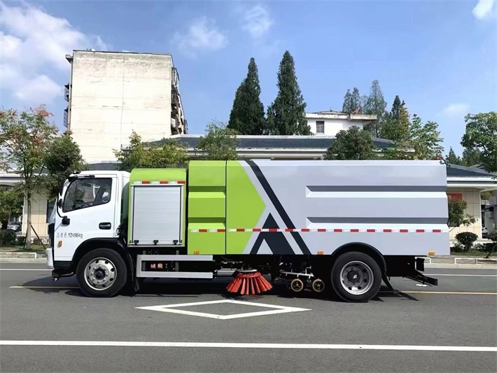 东风12吨纯电动洗扫车