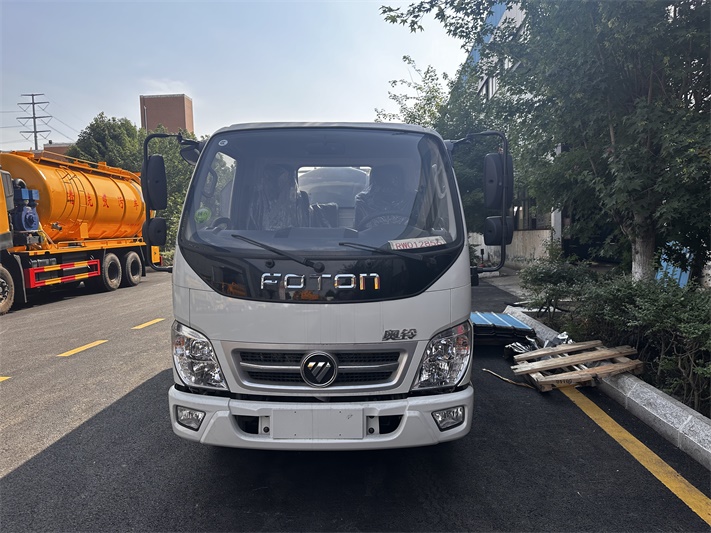 蓝牌福田奥铃清洗吸污车