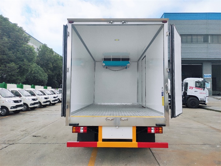 江铃顺达4米2冷藏车