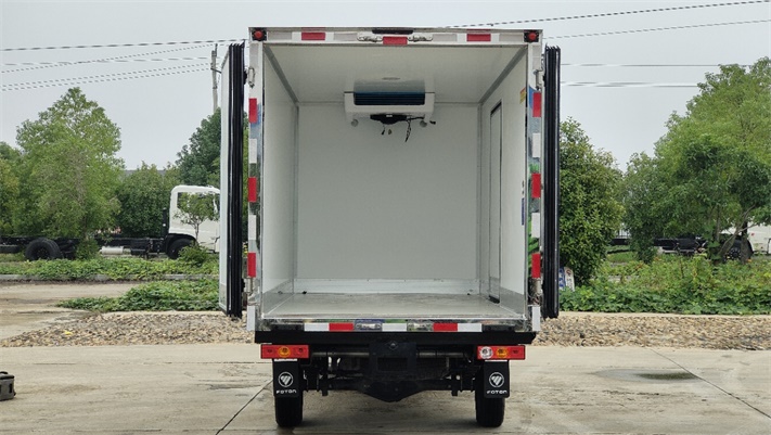 福田祥菱Q3米小型冷藏车