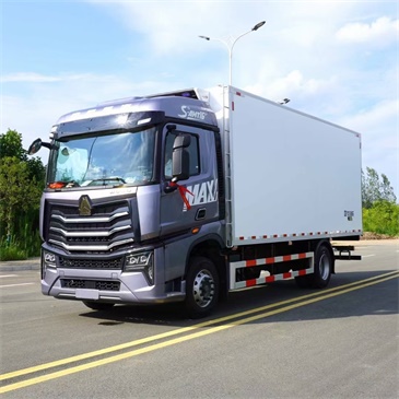 6.8米重汽MAX5冷藏车