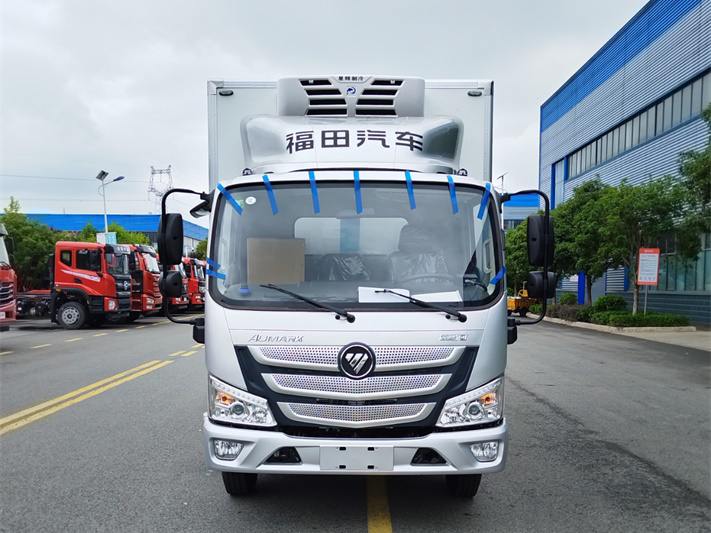 福田欧马可4.2米宽体冷藏车