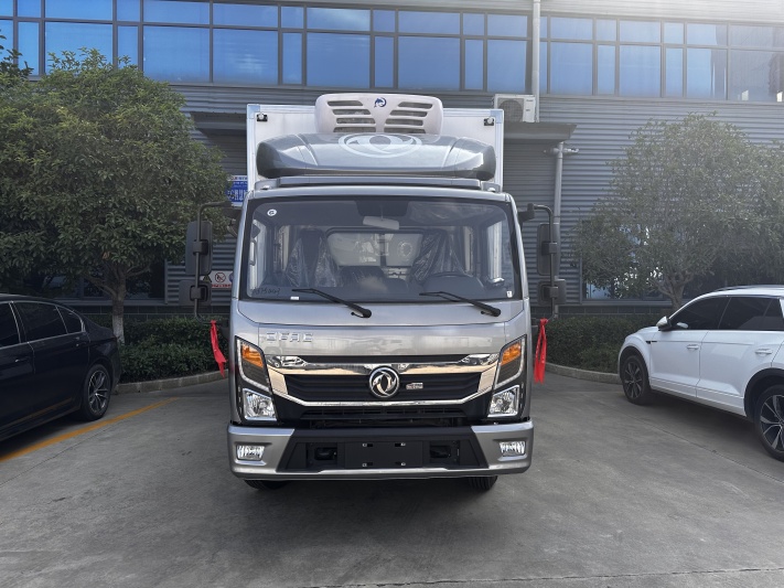 东风凯普特4米2冷藏车（蓝牌不超重）