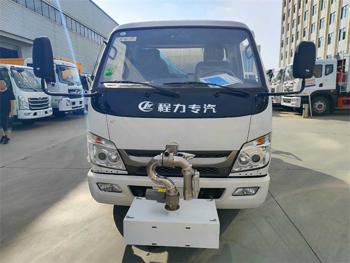 福田4.5方蓝牌洒水车