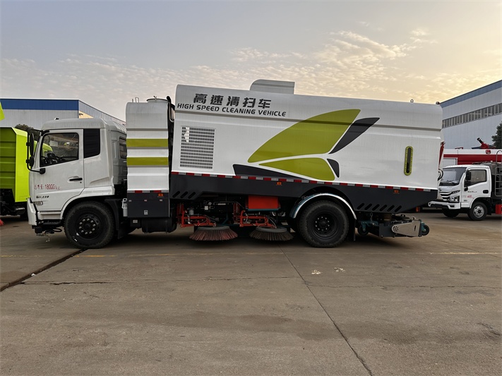 东风天锦高速洗扫车