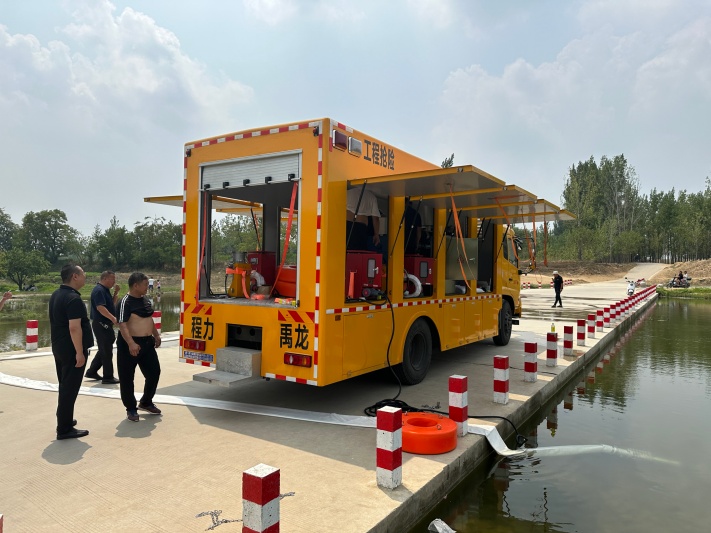 东风天锦3000㎡/h大流量排水救险车