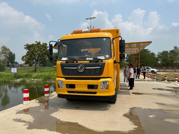 东风天锦3000㎡/h大流量排水救险车